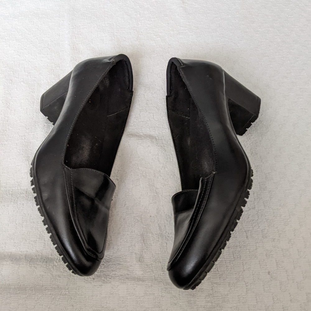 Dress shoes